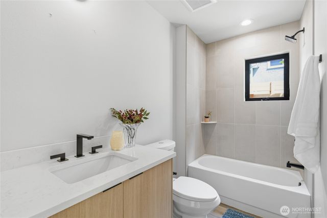 326 NW 80th Street, Seattle, WA 98117
