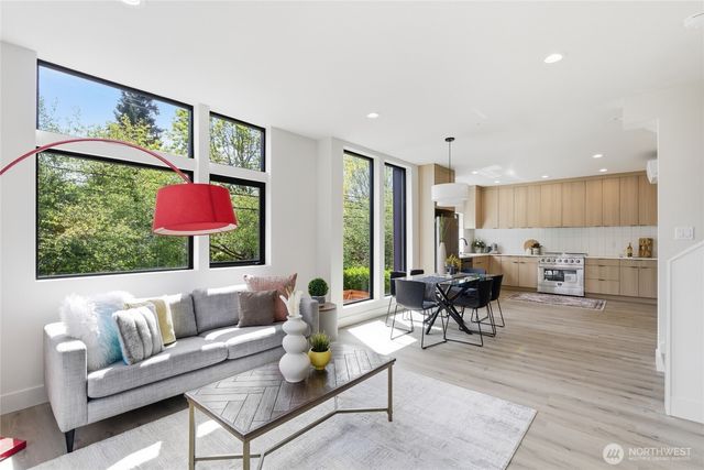 326 NW 80th Street, Seattle, WA 98117