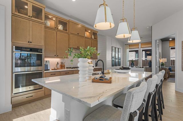 208 Montecido DR, Liberty Hill, TX 78642