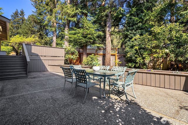 14116 NE 62nd Street, Redmond, WA 98052