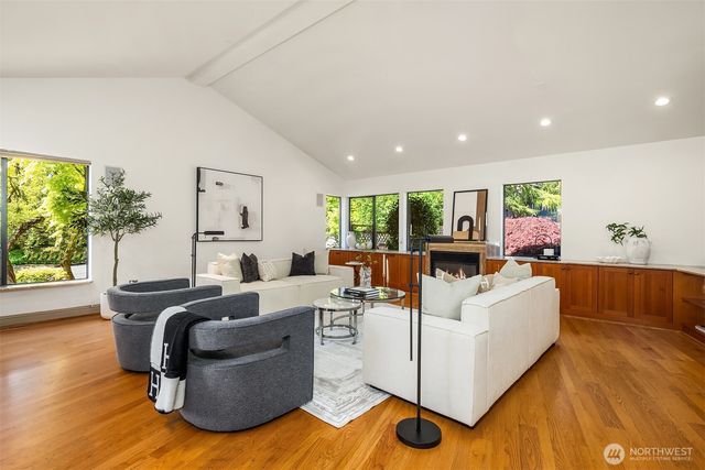 14116 NE 62nd Street, Redmond, WA 98052