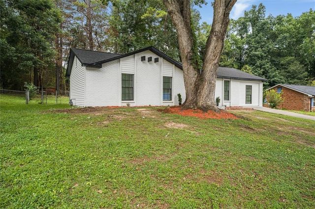 6073 Fieldcrest Drive, Morrow, GA 30260