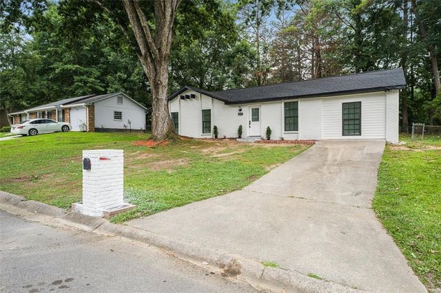 6073 Fieldcrest Drive, Morrow, GA 30260