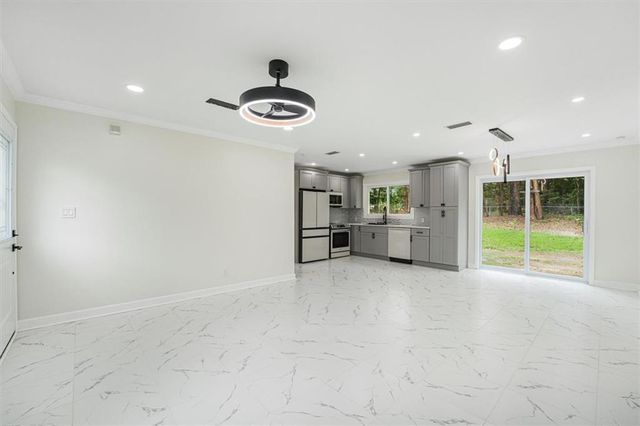 6073 Fieldcrest Drive, Morrow, GA 30260