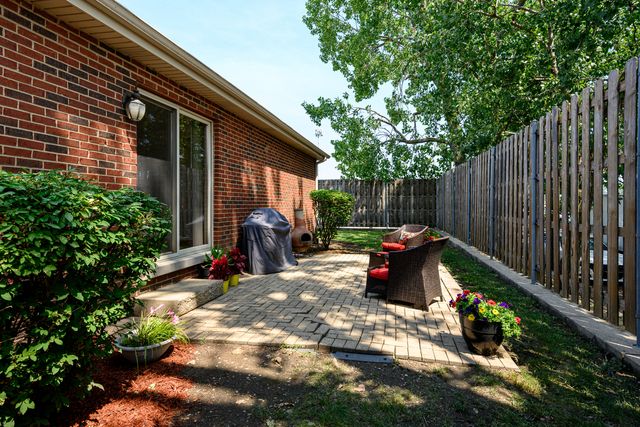 4638 W Orchard View Court, Alsip, IL 60803