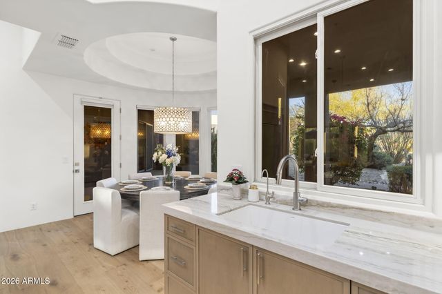 9706 E MARK Lane, Scottsdale, AZ 85262