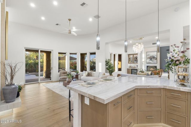 9706 E MARK Lane, Scottsdale, AZ 85262