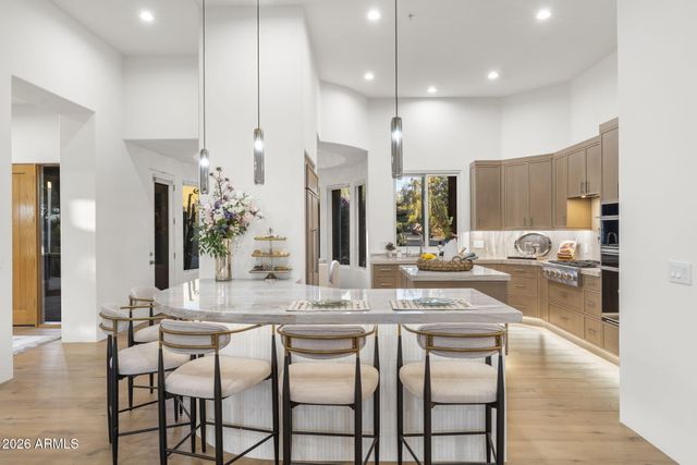 9706 E MARK Lane, Scottsdale, AZ 85262