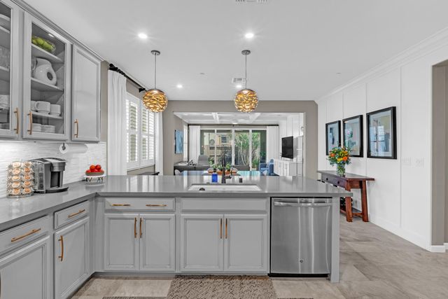 5114 Summerfaire Dr, Roseville, CA 95747