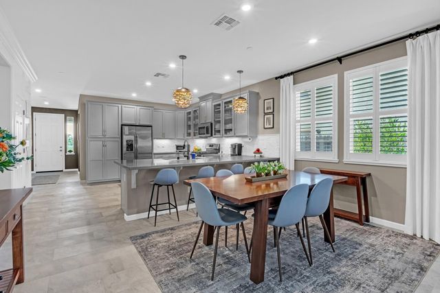 5114 Summerfaire Dr, Roseville, CA 95747
