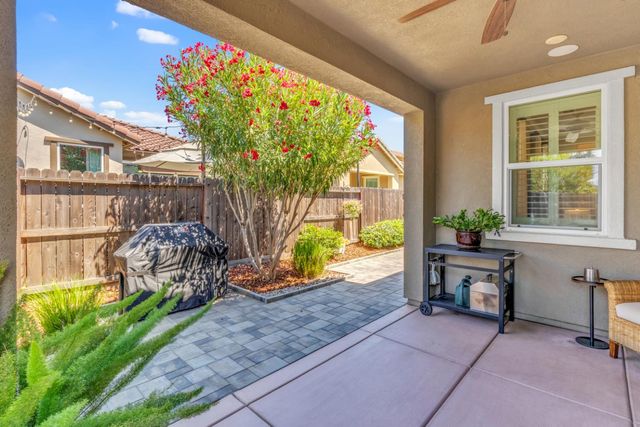 5114 Summerfaire Dr, Roseville, CA 95747
