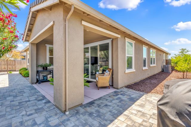 5114 Summerfaire Dr, Roseville, CA 95747