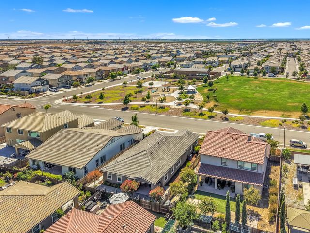 5114 Summerfaire Dr, Roseville, CA 95747