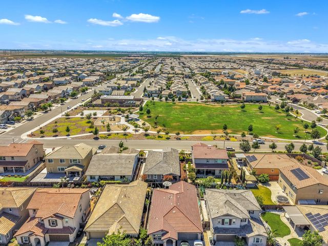 5114 Summerfaire Dr, Roseville, CA 95747