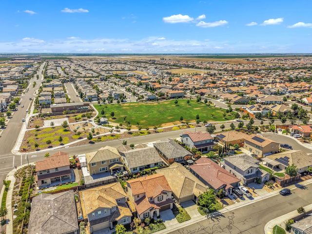 5114 Summerfaire Dr, Roseville, CA 95747