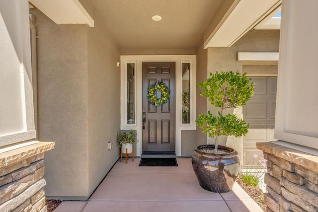 5114 Summerfaire Dr, Roseville, CA 95747