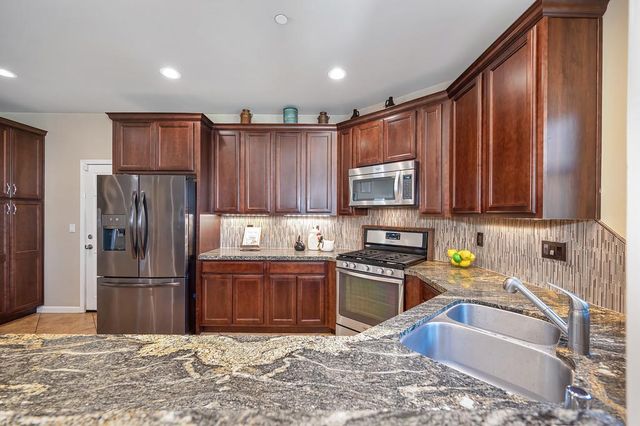 814 Dove Ln, Ione, CA 95640