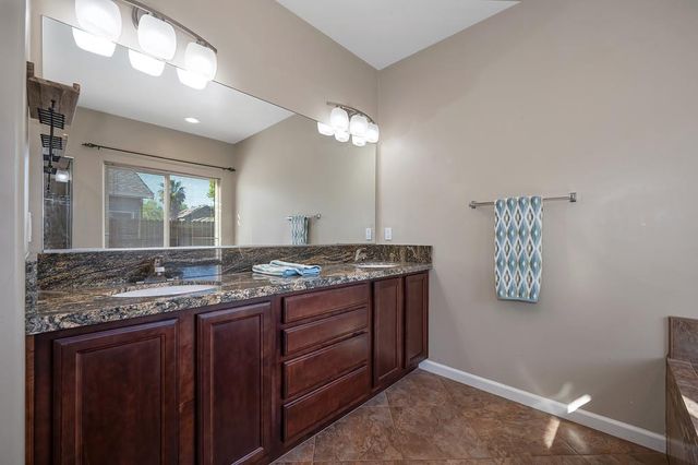 814 Dove Ln, Ione, CA 95640