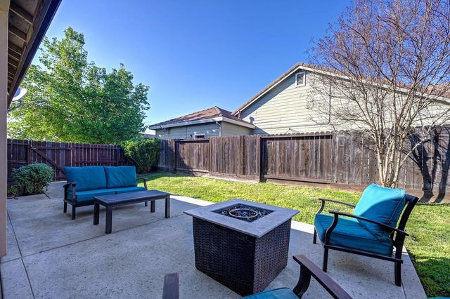 814 Dove Ln, Ione, CA 95640