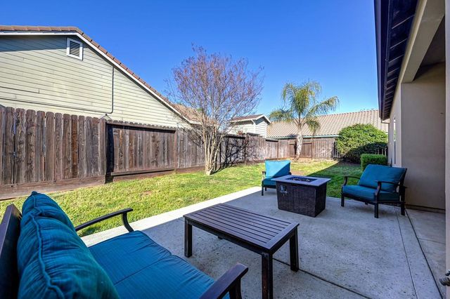 814 Dove Ln, Ione, CA 95640