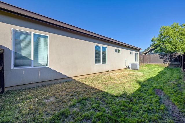 814 Dove Ln, Ione, CA 95640