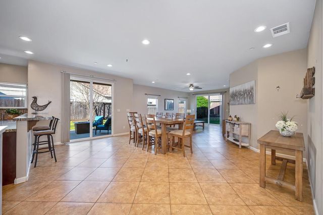 814 Dove Ln, Ione, CA 95640