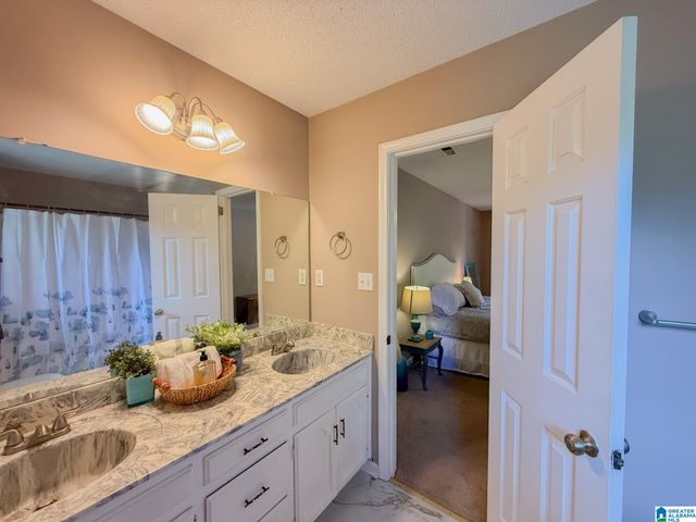 2020 DIANE LANE, Alabaster, AL 35007