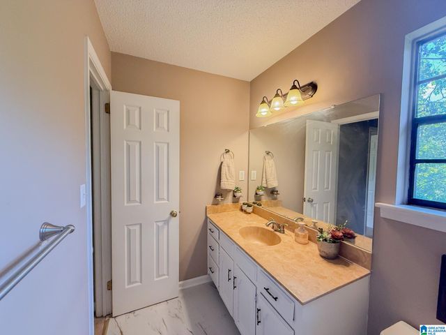 2020 DIANE LANE, Alabaster, AL 35007