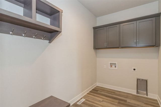 1000 Switchgrass Lane, Ely, IA 52227