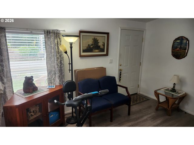 635 CRESTVIEW Dr, Reedsport, OR 97467