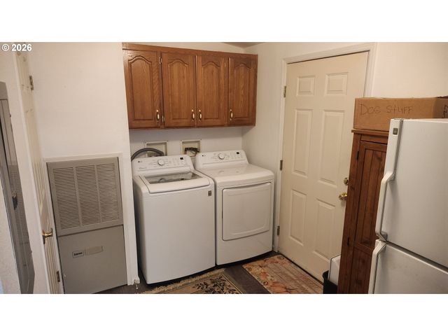 635 CRESTVIEW Dr, Reedsport, OR 97467