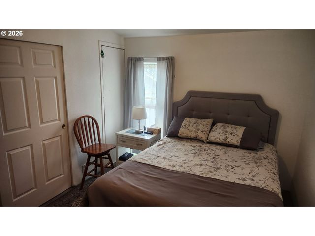 635 CRESTVIEW Dr, Reedsport, OR 97467