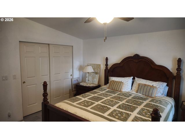 635 CRESTVIEW Dr, Reedsport, OR 97467