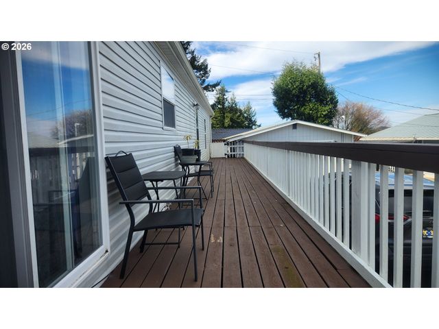 635 CRESTVIEW Dr, Reedsport, OR 97467