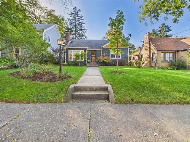 620 James Avenue, Rockford, IL 61107