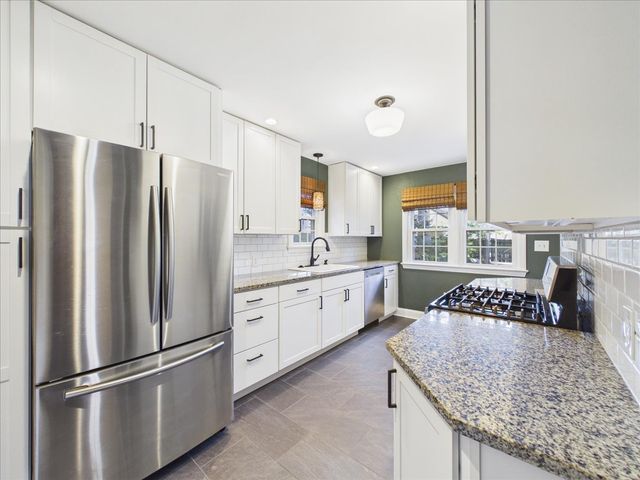 620 James Avenue, Rockford, IL 61107
