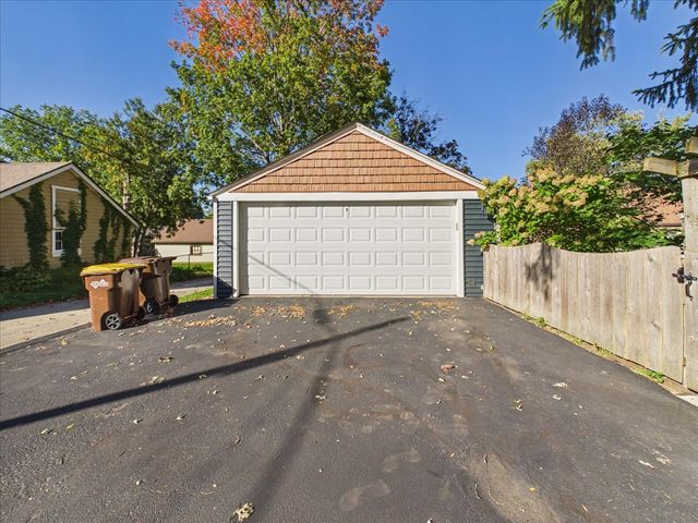 620 James Avenue, Rockford, IL 61107
