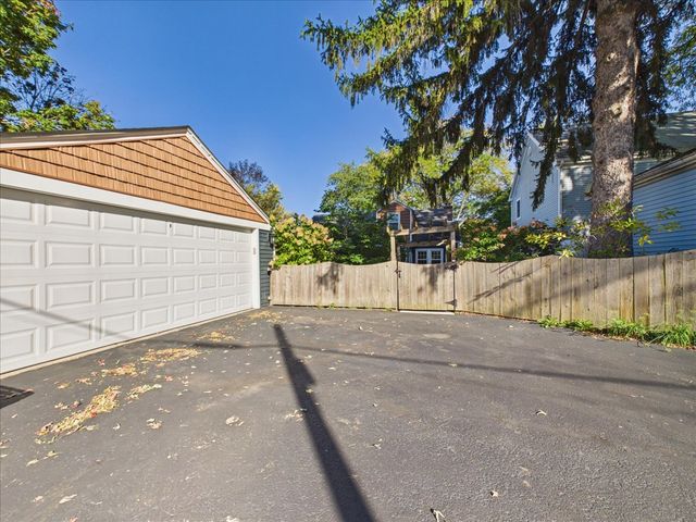 620 James Avenue, Rockford, IL 61107