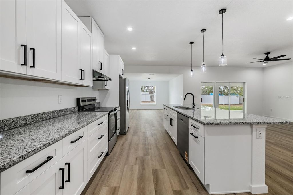 Image 11 of property listing at 38086 COUNTRYSIDE PLACE, Dade City, FL 33525