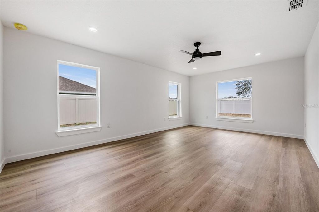 Image 21 of property listing at 38086 COUNTRYSIDE PLACE, Dade City, FL 33525