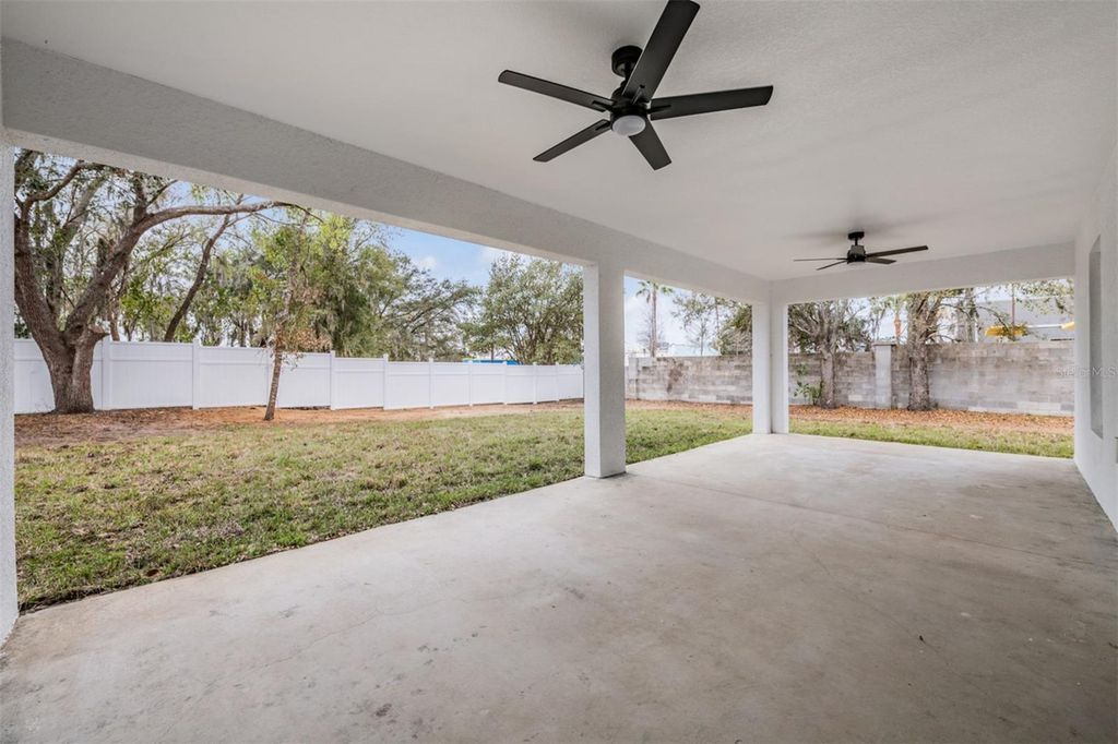 Image 35 of property listing at 38086 COUNTRYSIDE PLACE, Dade City, FL 33525