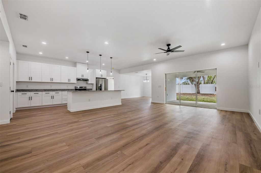 Image 6 of property listing at 38086 COUNTRYSIDE PLACE, Dade City, FL 33525