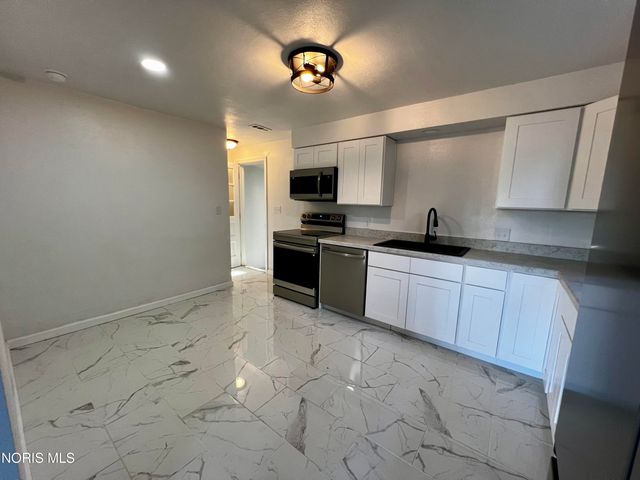 28665 Georgia Road, Perrysburg, OH 43551