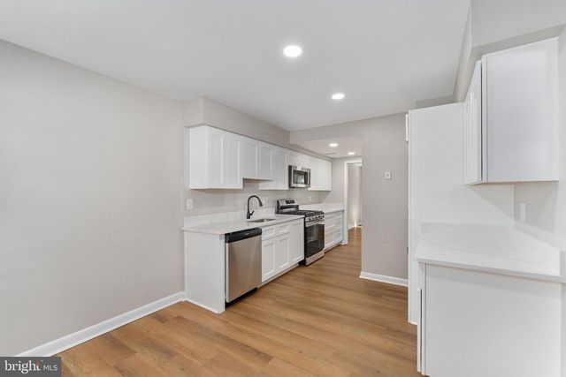 14843 EMBERDALE DR, Woodbridge, VA 22193