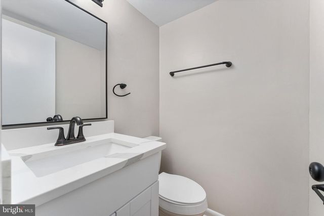 14843 EMBERDALE DR, Woodbridge, VA 22193