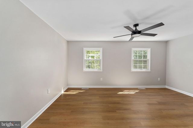 14843 EMBERDALE DR, Woodbridge, VA 22193