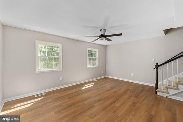 14843 EMBERDALE DR, Woodbridge, VA 22193