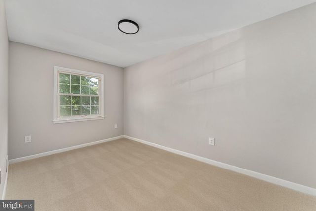 14843 EMBERDALE DR, Woodbridge, VA 22193