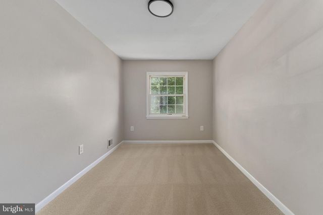 14843 EMBERDALE DR, Woodbridge, VA 22193