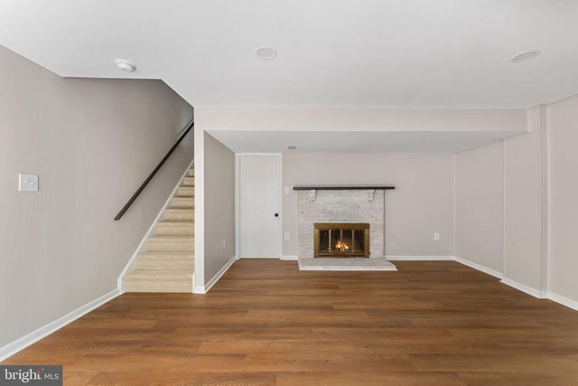 14843 EMBERDALE DR, Woodbridge, VA 22193
